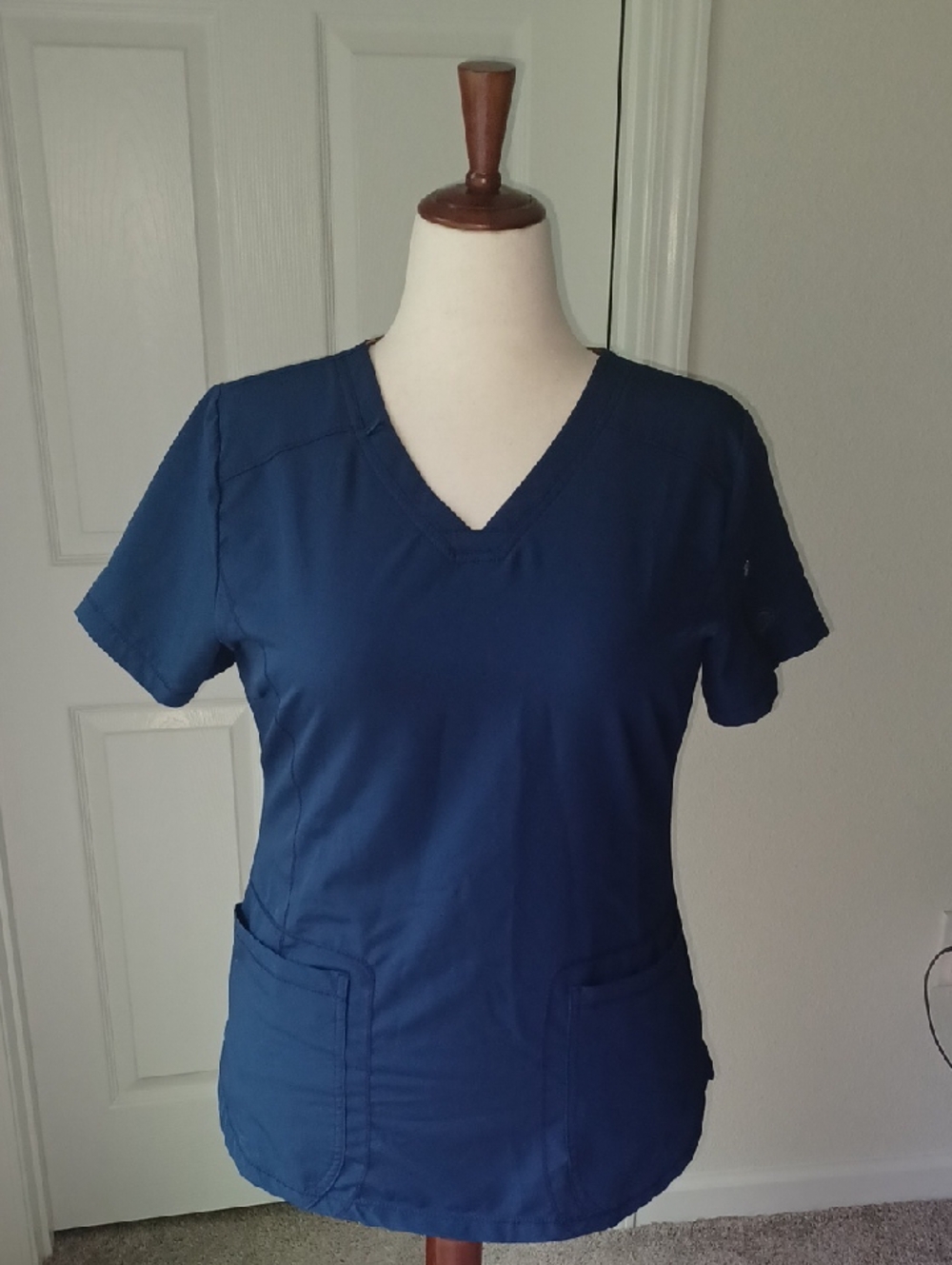 Dickies Navy V-Neck Short Sleeve Scrub Top Medium